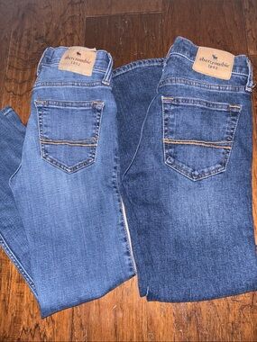 Abercrombie & Fitch Straight Jeans (9/10) Duo - Light Blue & Dark Blue Denim